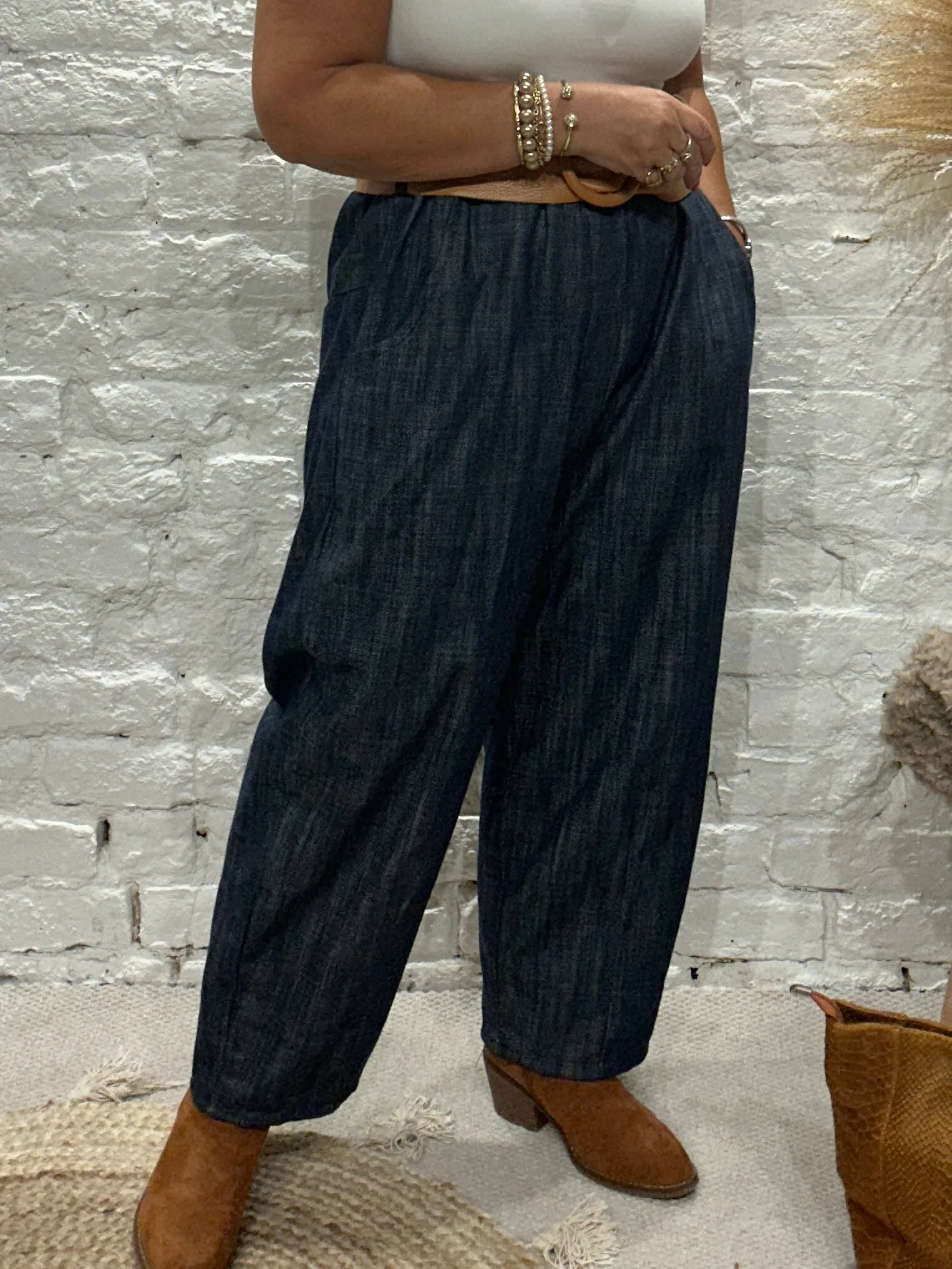 The Alpine Barrel Leg Nep Jeans With Pockets