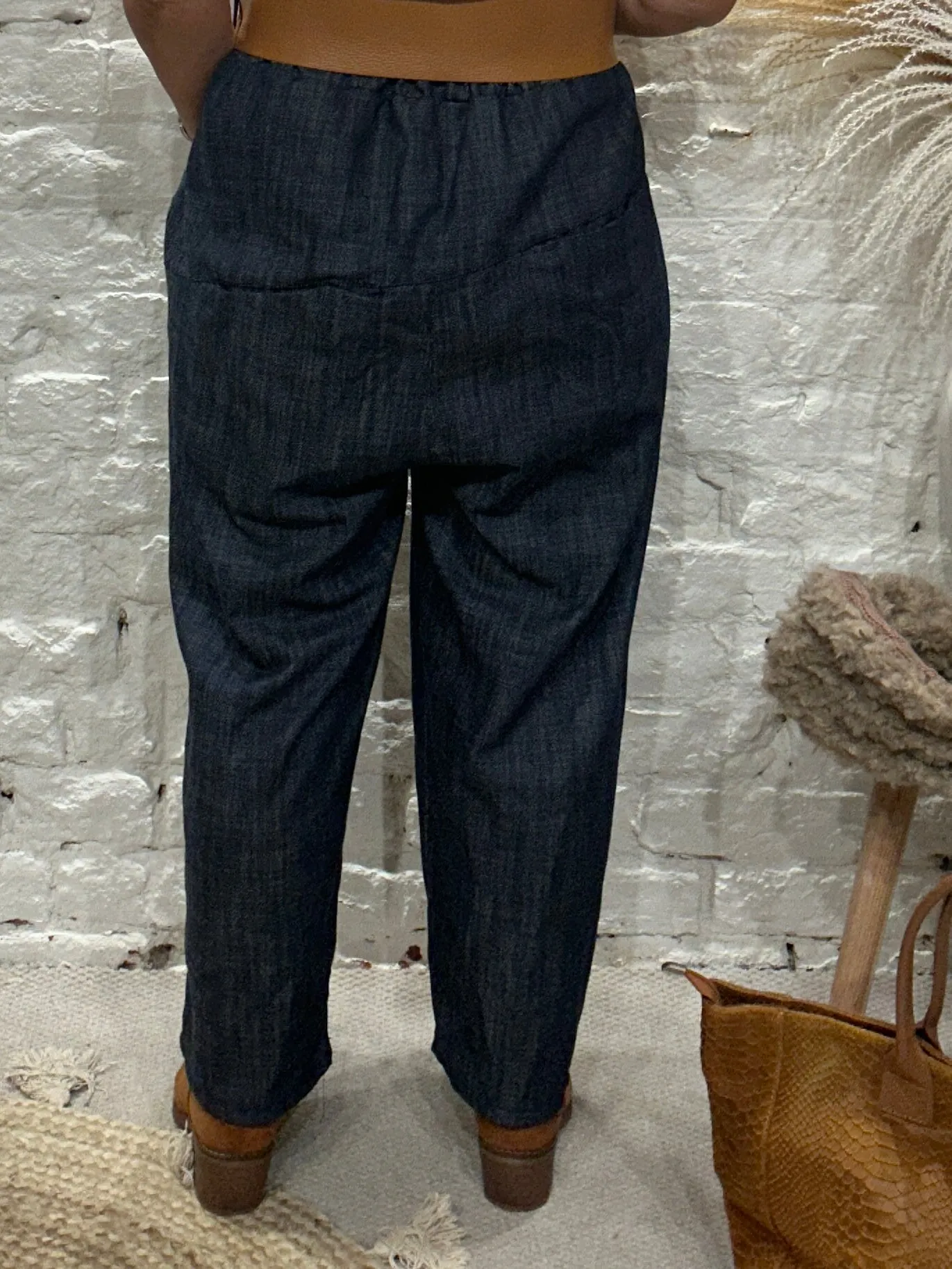 The Alpine Barrel Leg Nep Jeans With Pockets
